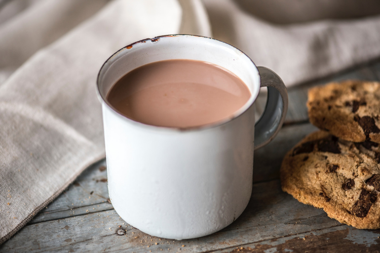 Hot chocolate, raw cacao | are you after a sweet treat this afternoon but want to avoid artificial sweeteners, dairy and junk food? Enjoy this raw cacao, full of nutrient-building ingredients sure to hit that sweet tooth.